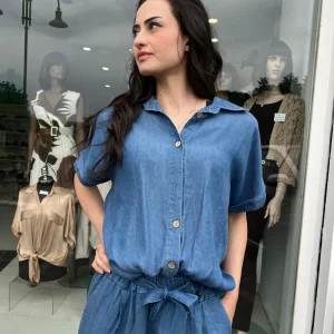 Camicia in Chambray – Lo Stile Leggero del Denim