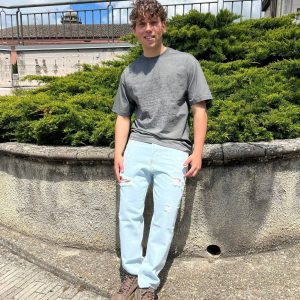 T-shirt Uomo con Scritte – Effetto Slavato e Vestibilità Ampia