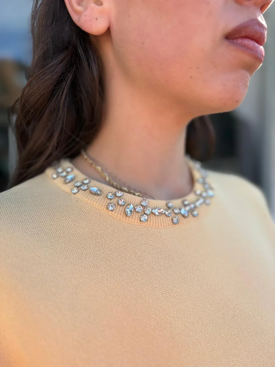 Maglia con apllicazioni effetto colier Mezza Manica – Donna - immagine 4